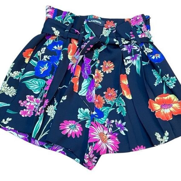 Express Floral Dressy Shorts with Detachable Belt Size Small - Picture 1 of 4